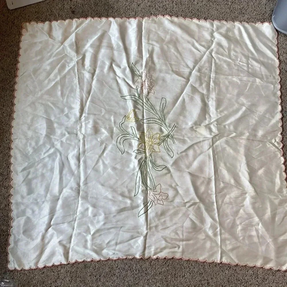VTG Floral Embroidered Square Tablecloth Satin Beige 35”x32”